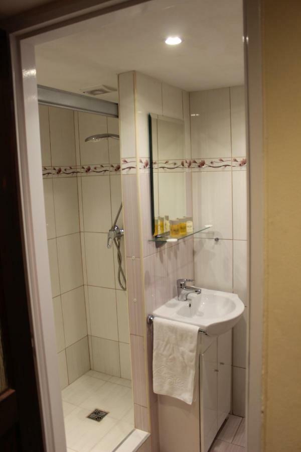 Residence Dobrovskeho Praga Zewnętrze zdjęcie